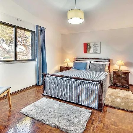 فيلة Sleeps 10 With Pool Air Con And Wifi Sesmarias